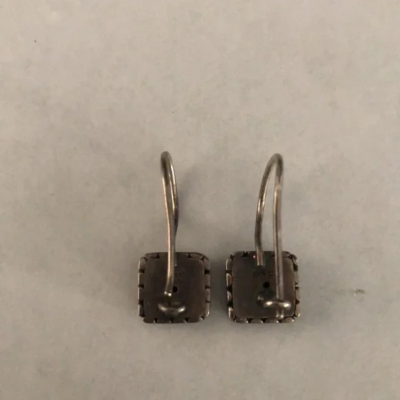 Dotted squares circle motif drop earrings - Picture 6 of 9